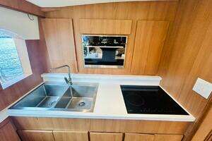 1988 Bertram 54' thumbnail 30
