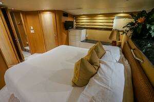 1989 Hatteras 80 Cockpit Motor Yacht thumbnail 20