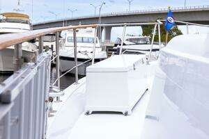 1989 Hatteras 80 Cockpit Motor Yacht thumbnail 5