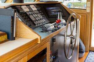 1989 Hatteras 80 Cockpit Motor Yacht thumbnail 11