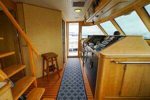 1989 Hatteras 80 Cockpit Motor Yacht thumbnail 37