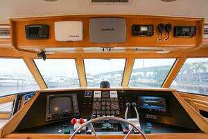 1989 Hatteras 80 Cockpit Motor Yacht thumbnail 35