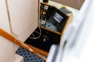 1989 Hatteras 80 Cockpit Motor Yacht thumbnail 14