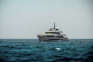 2025 Majesty Yachts 120 thumbnail 9