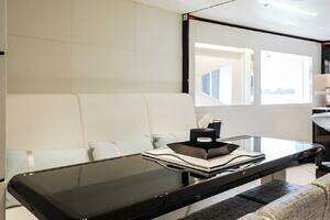 2025 Majesty Yachts 120 thumbnail 31