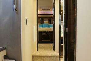 2016 Marquis 660 Sport Yacht thumbnail 77