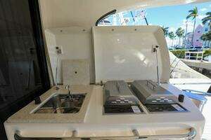 2016 Marquis 660 Sport Yacht thumbnail 37