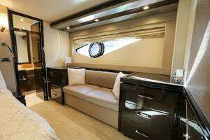 2016 Marquis 660 Sport Yacht thumbnail 87