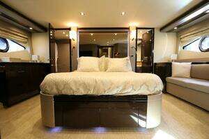 2016 Marquis 660 Sport Yacht thumbnail 81