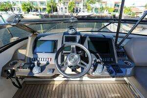 2016 Marquis 660 Sport Yacht thumbnail 30