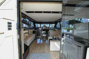 2016 Marquis 660 Sport Yacht thumbnail 12
