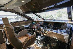 2016 Marquis 660 Sport Yacht thumbnail 63