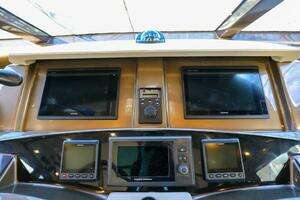 2016 Marquis 660 Sport Yacht thumbnail 20