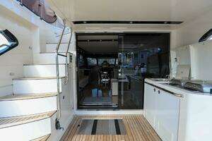 2016 Marquis 660 Sport Yacht thumbnail 11