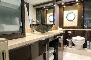 2016 Marquis 660 Sport Yacht thumbnail 90
