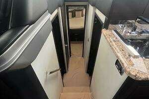 2017 Marquis 500 Sport Yacht thumbnail 36