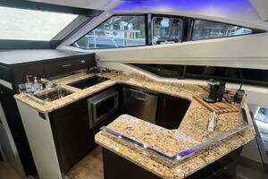 2017 Marquis 500 Sport Yacht thumbnail 27