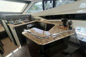 2017 Marquis 500 Sport Yacht thumbnail 35