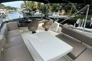 2017 Marquis 500 Sport Yacht thumbnail 13