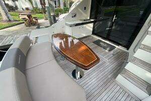 2017 Marquis 500 Sport Yacht thumbnail 25