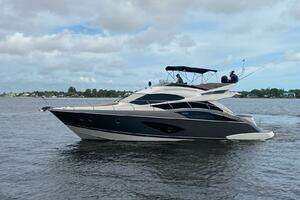 2017 Marquis 500 Sport Yacht thumbnail 2