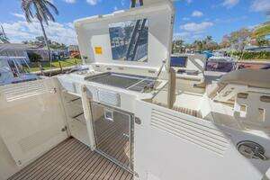 2021 Prestige 520 Flybridge thumbnail 29