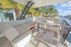 2021 Prestige 520 Flybridge thumbnail 26