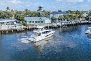 2021 Prestige 520 Flybridge thumbnail 6