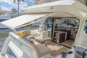 2021 Prestige 520 Flybridge thumbnail 18