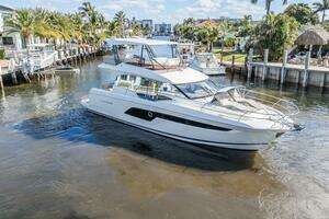2021 Prestige 520 Flybridge thumbnail 10