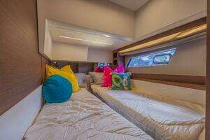 2021 Prestige 520 Flybridge thumbnail 48