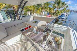 2021 Prestige 520 Flybridge thumbnail 23