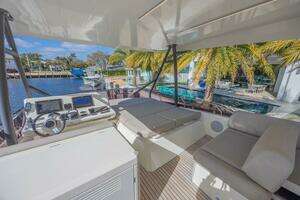 2021 Prestige 520 Flybridge thumbnail 21