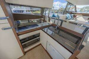 2021 Prestige 520 Flybridge thumbnail 39