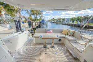 2021 Prestige 520 Flybridge thumbnail 19