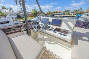 2021 Prestige 520 Flybridge thumbnail 28