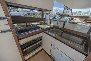 2021 Prestige 520 Flybridge thumbnail 40
