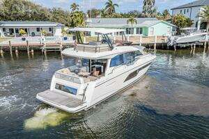 2021 Prestige 520 Flybridge thumbnail 13
