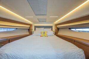2021 Prestige 520 Flybridge thumbnail 46