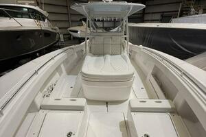 2022 Invincible 39 Open Fisherman Forward Seating and Coffin