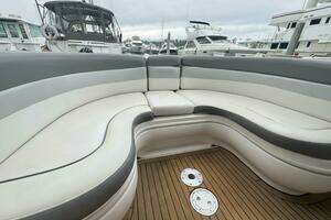 2007 Sea Ray 29SLX with cuddy cabin thumbnail 11