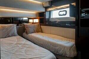 2020 Prestige 630 Flybridge thumbnail 32