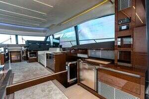 2020 Prestige 630 Flybridge thumbnail 7