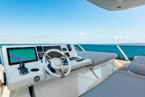 2020 Prestige 630 Flybridge thumbnail 3