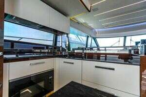2020 Prestige 630 Flybridge thumbnail 11
