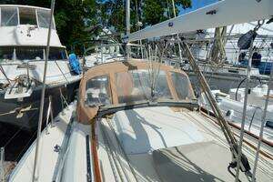 1990 Ericson 38-200 thumbnail 10