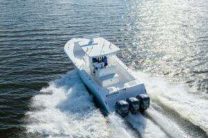 2018 SeaHunter 33 Center Console thumbnail 17