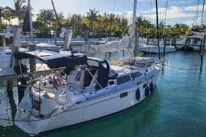 PUFFIN 33ft Hunter Yacht For Sale