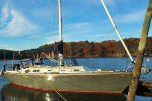 1977 Gulfstar 40 thumbnail 1