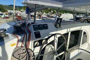 2013 Lagoon 380 thumbnail 6